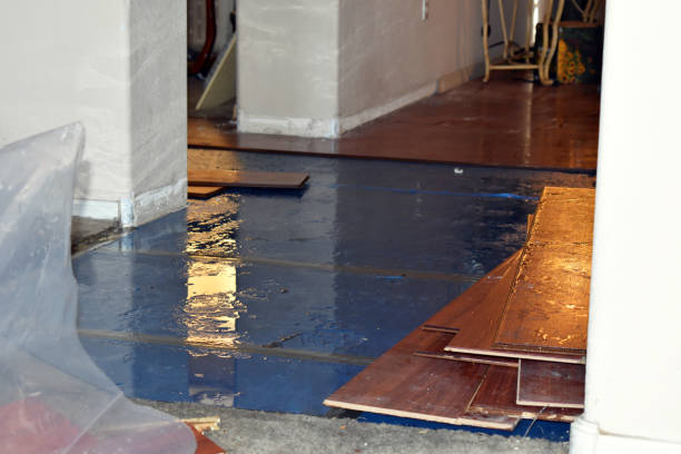 Professional Sewage Cleanup technician working in Castell, TX